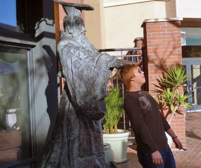 chinese emperor statue